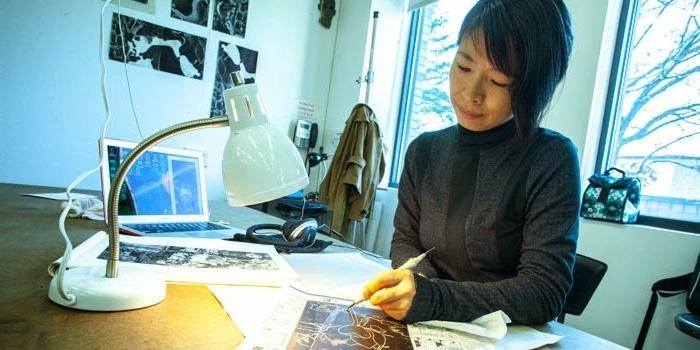 Printmaking student Qiong Xia